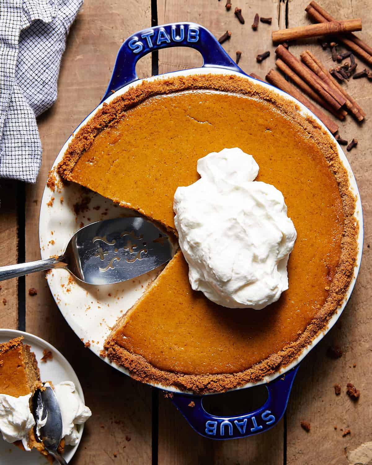 Pumpkin Pie with Graham Cracker Crust