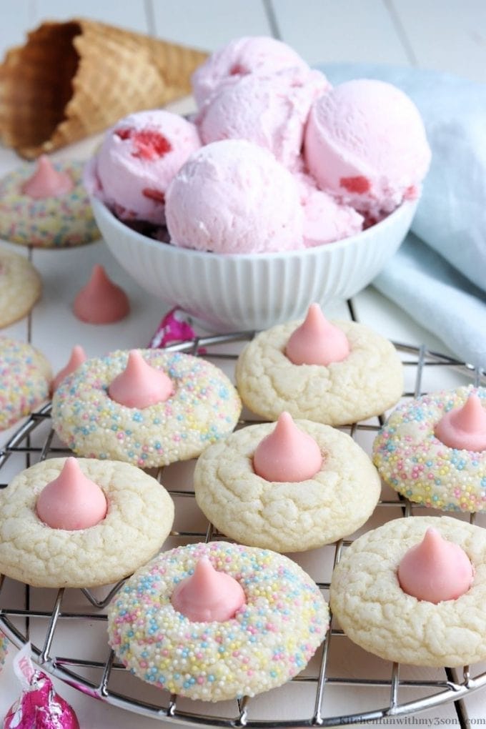 Strawberry Kiss Cookies Recipe (4)