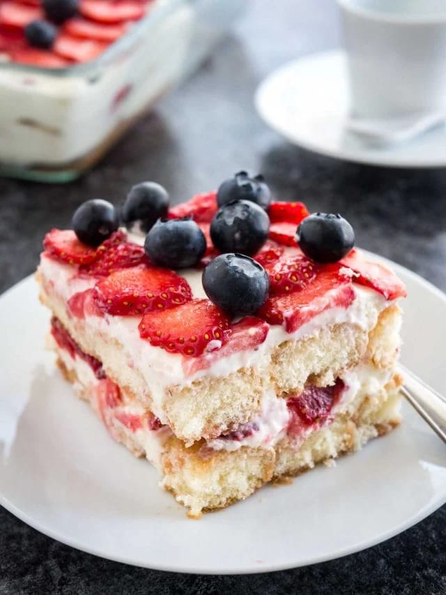 Strawberry Tiramisu Recipe (1)