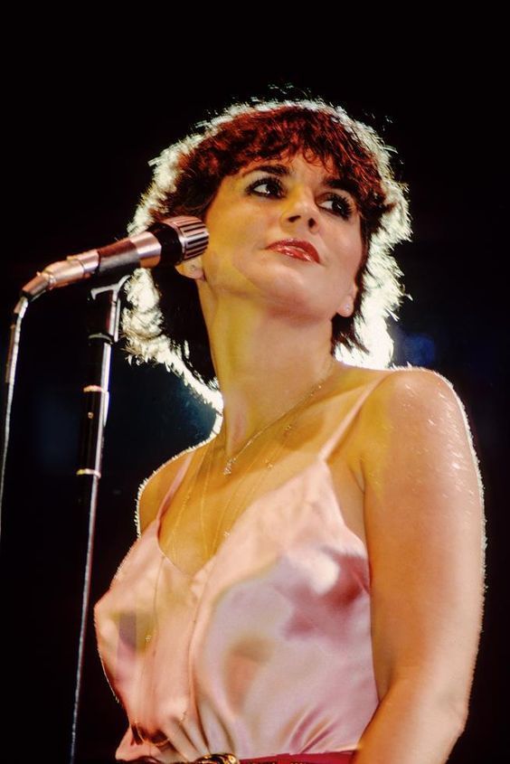 Linda Ronstadt (37) Linda Ronstadt (37)