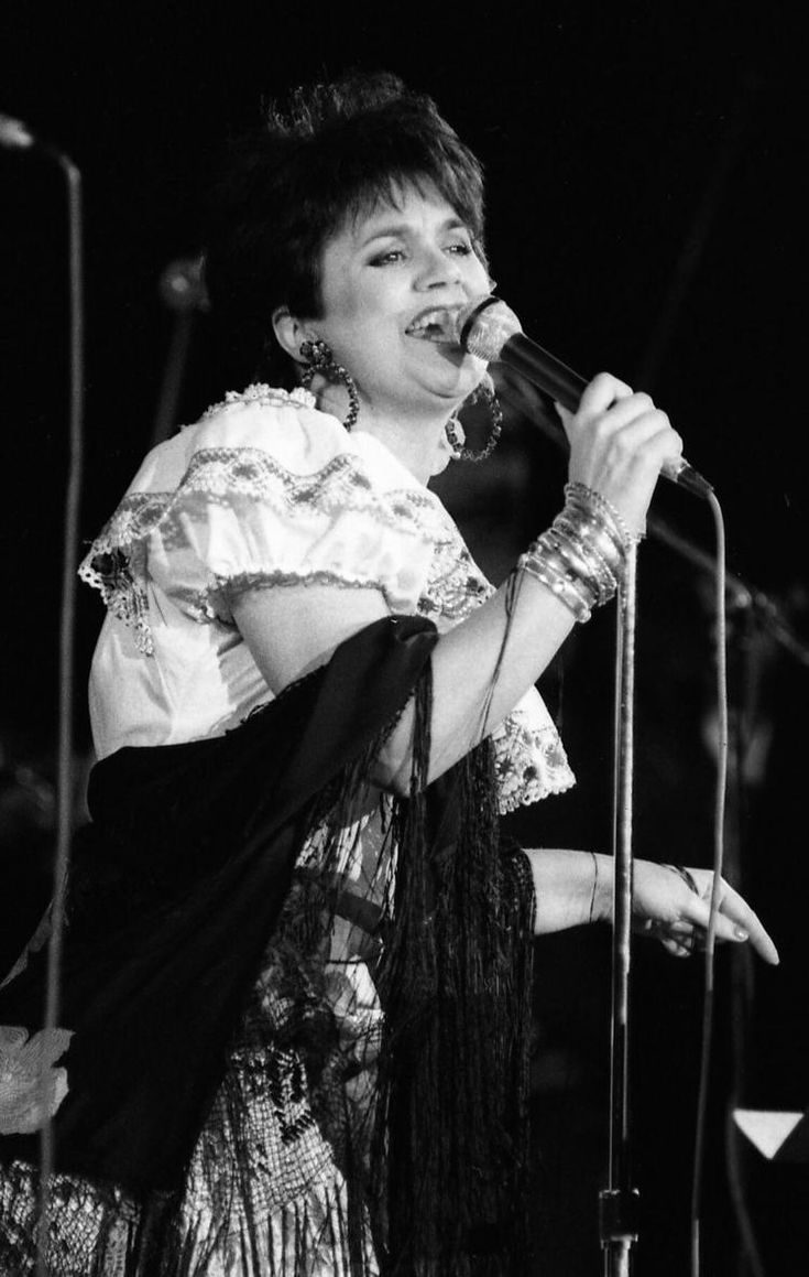 Linda Ronstadt (4) Linda Ronstadt (4)