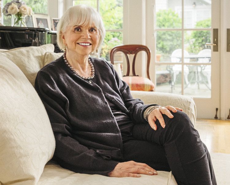 Linda Ronstadt (42) Linda Ronstadt (42)